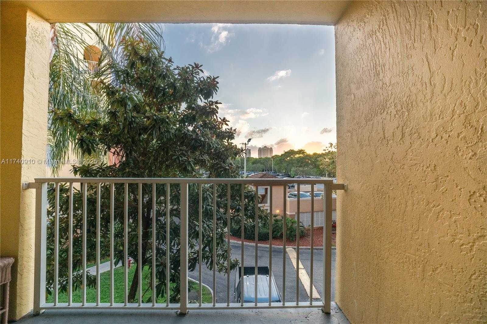 Small Image of 19999 EAST COUNTRY CLUB DR #1/305, Aventura Number 13