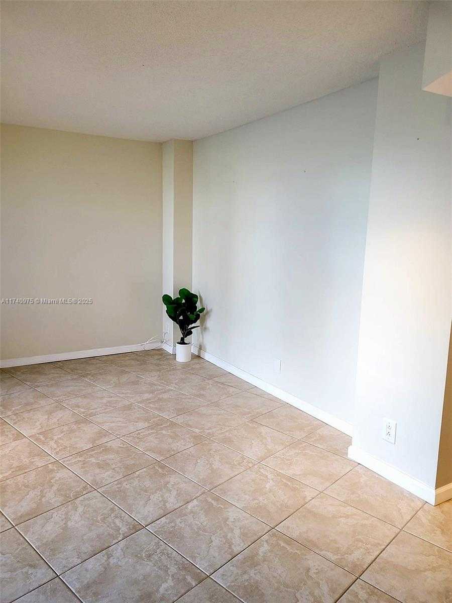 Small Image of 3475 NORTH COUNTRY CLUB DR #115, Aventura Number 11