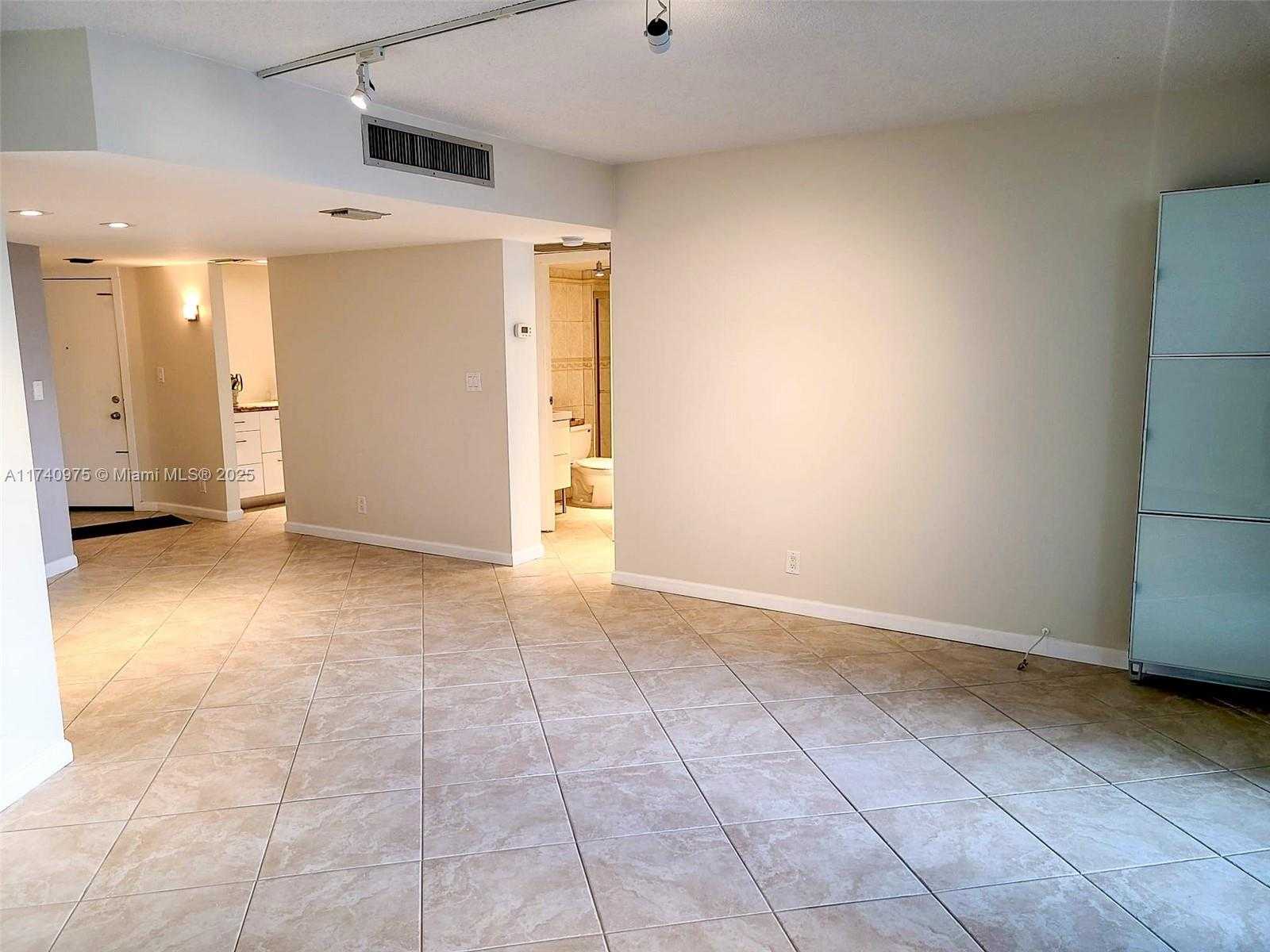 Small Image of 3475 NORTH COUNTRY CLUB DR #115, Aventura Number 15