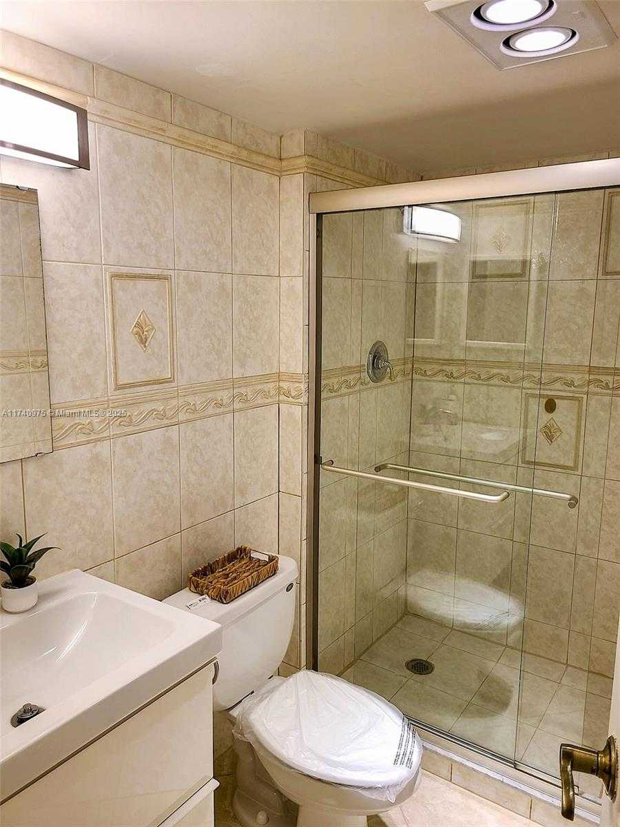 Small Image of 3475 NORTH COUNTRY CLUB DR #115, Aventura Number 18