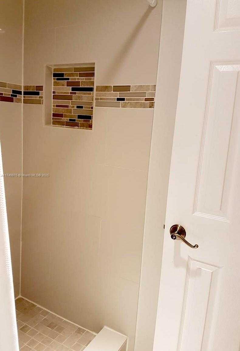 Small Image of 3475 NORTH COUNTRY CLUB DR #115, Aventura Number 31