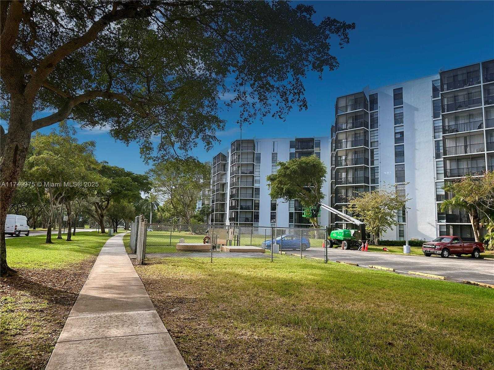 Small Image of 3475 NORTH COUNTRY CLUB DR #115, Aventura Number 44