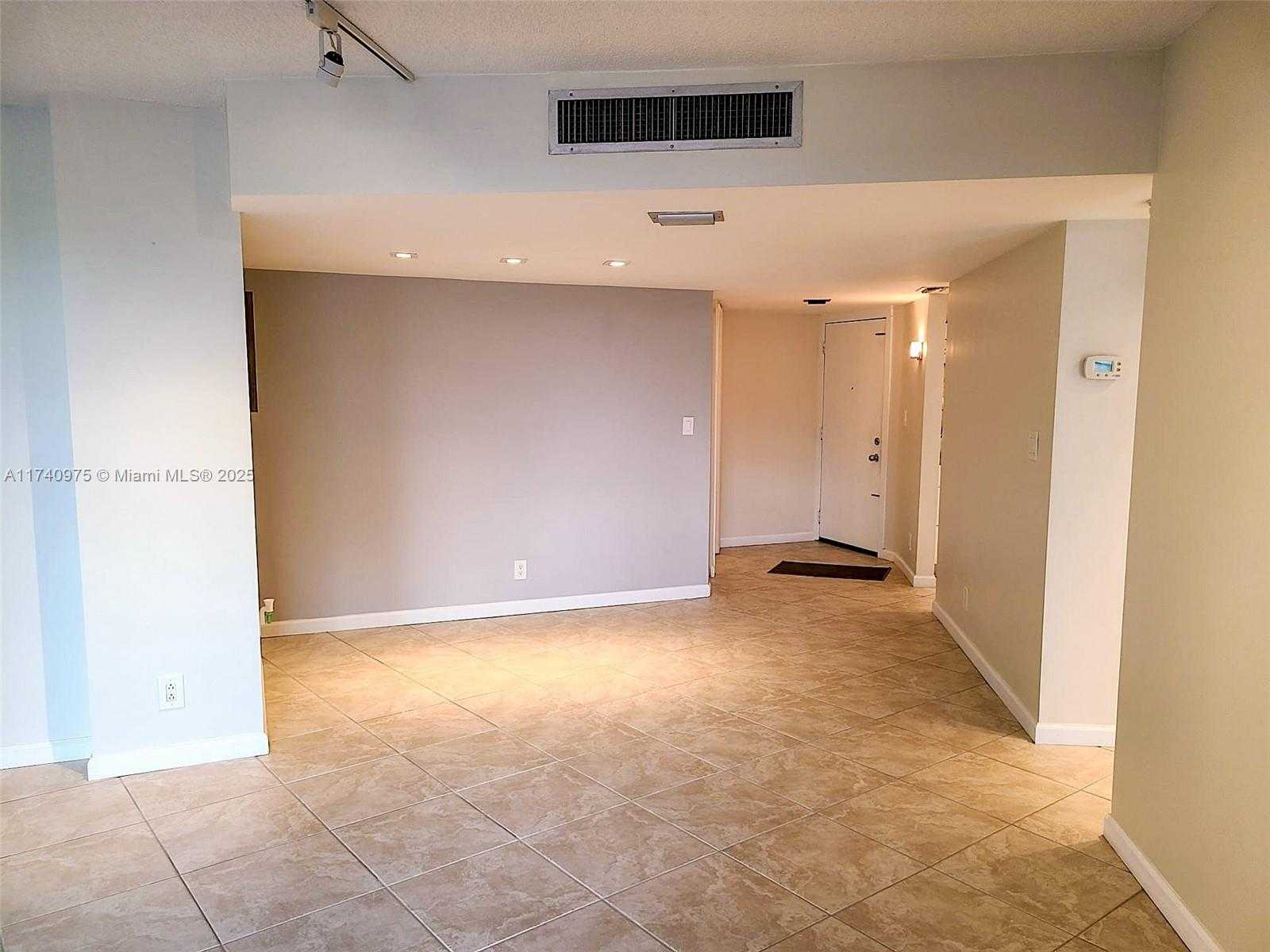 Small Image of 3475 NORTH COUNTRY CLUB DR #115, Aventura Number 7