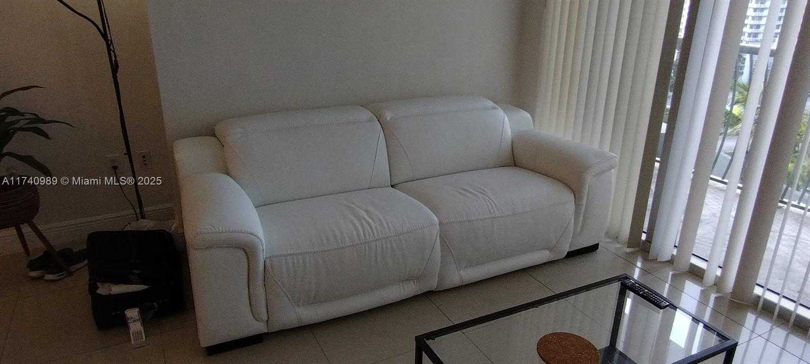 Imagen de Pequeño Objeto