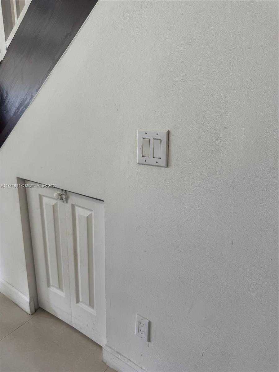 Small Image of 18352 NORTH WEST 68TH AVE #A, Hialeah Number 23