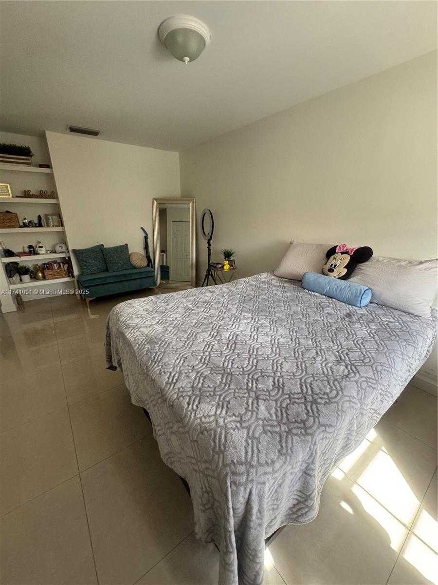 Small Image of 18352 NORTH WEST 68TH AVE #A, Hialeah Number 27