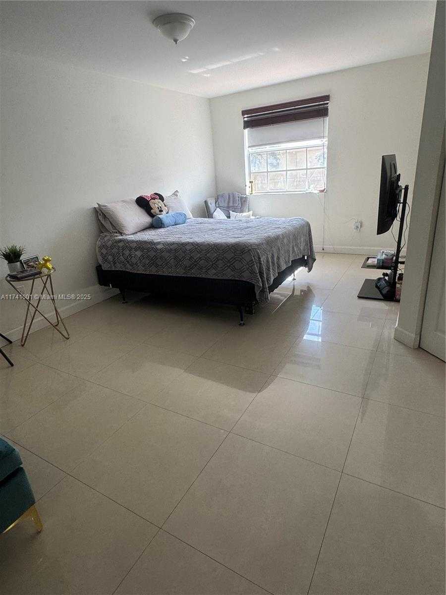 Small Image of 18352 NORTH WEST 68TH AVE #A, Hialeah Number 30