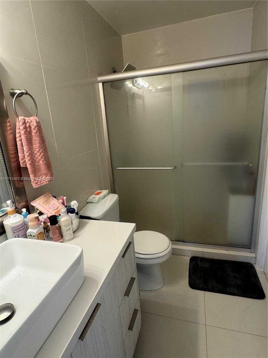 Small Image of 18352 NORTH WEST 68TH AVE #A, Hialeah Number 32