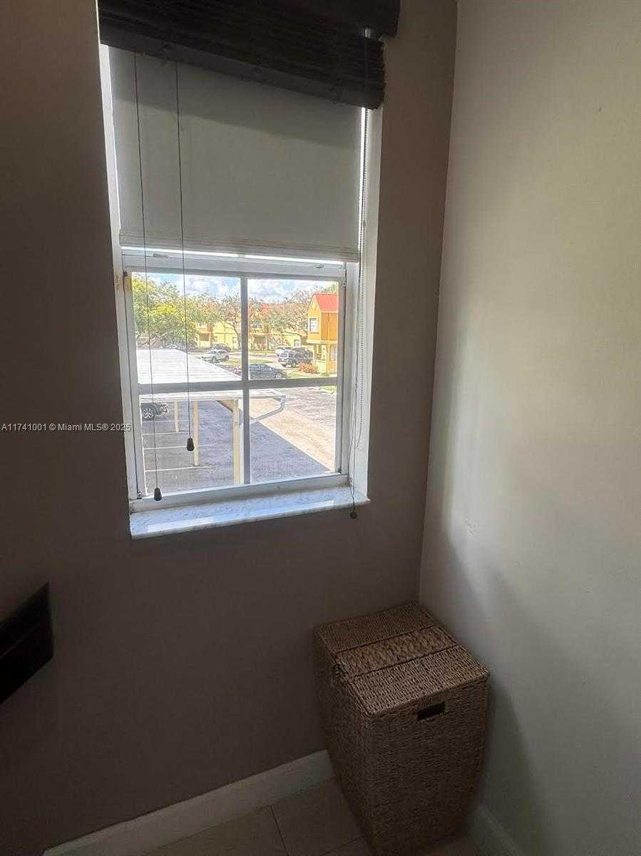 Small Image of 18352 NORTH WEST 68TH AVE #A, Hialeah Number 34
