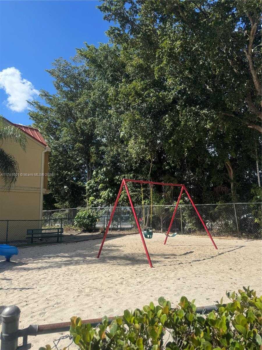 Small Image of 18352 NORTH WEST 68TH AVE #A, Hialeah Number 36