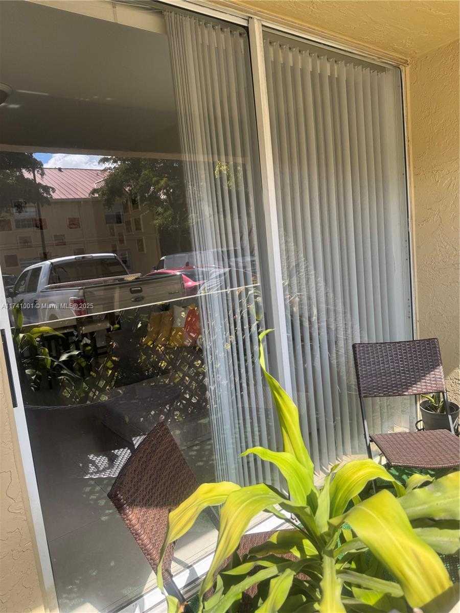 Small Image of 18352 NORTH WEST 68TH AVE #A, Hialeah Number 5