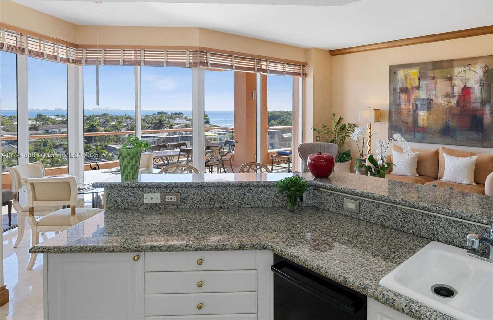 Small Image of 10 EDGEWATER DR #7G, Coral Gables Number 11
