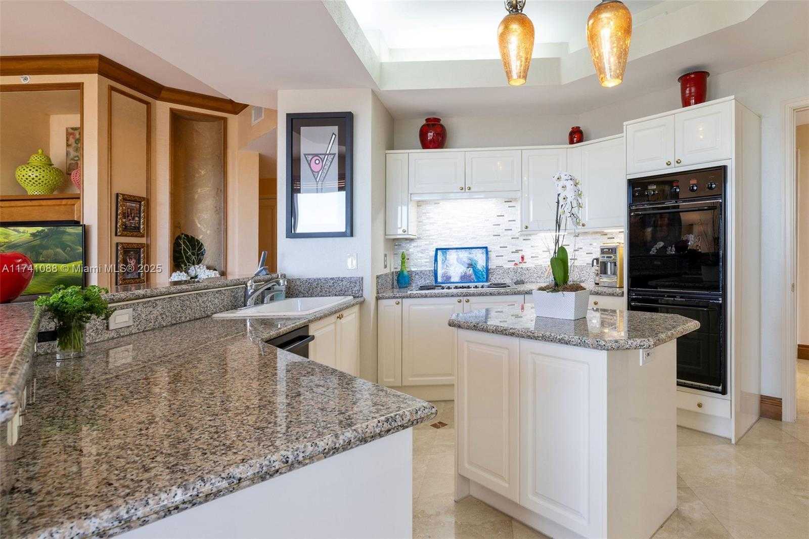 Small Image of 10 EDGEWATER DR #7G, Coral Gables Number 13