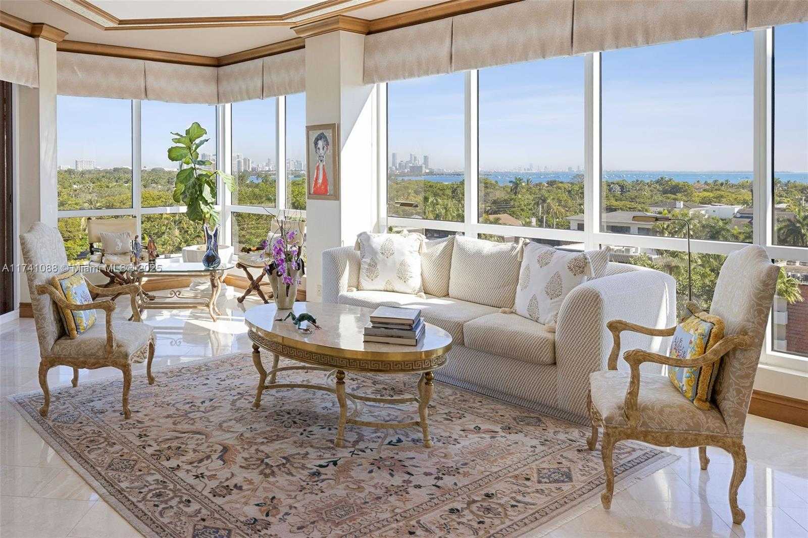 Small Image of 10 EDGEWATER DR #7G, Coral Gables Number 2
