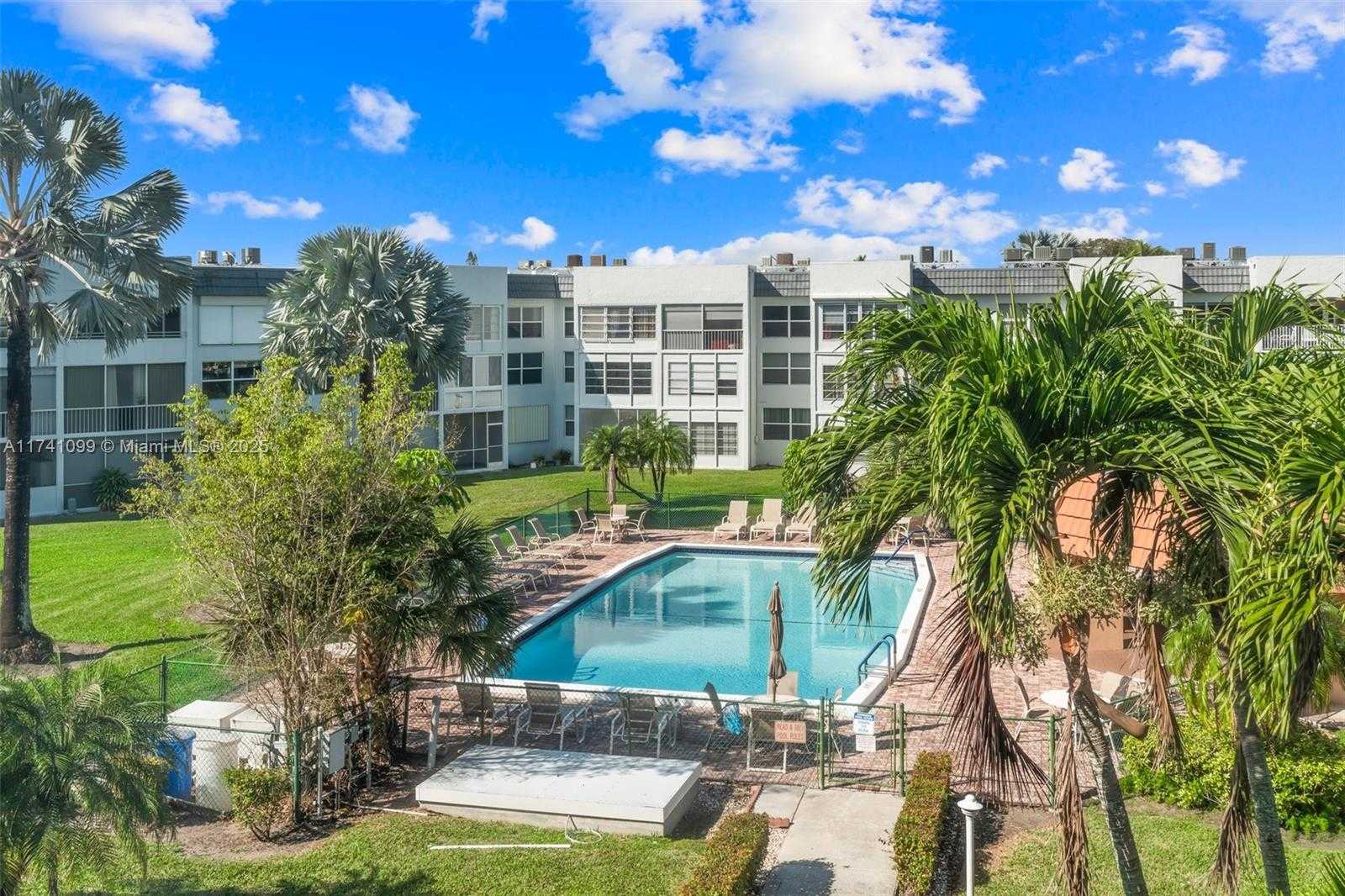Small Image of 6600 ROYAL PALM BLVD #308B, Margate Number 2