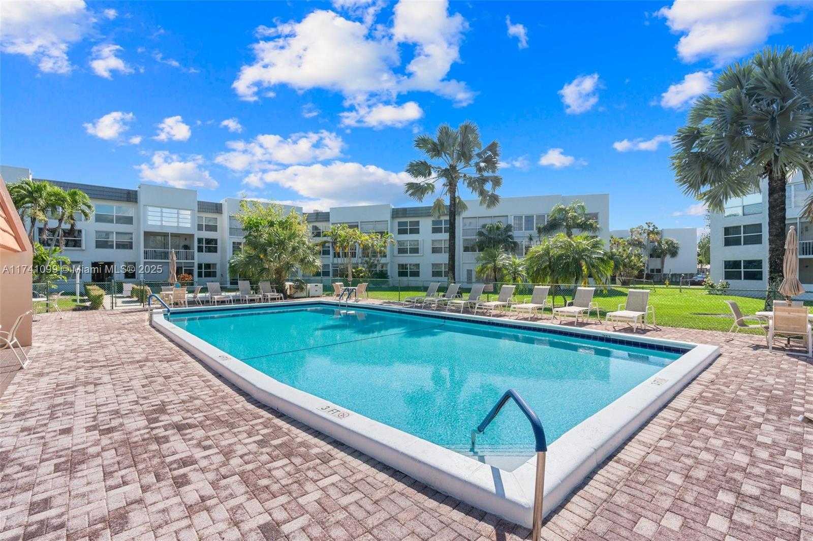 Small Image of 6600 ROYAL PALM BLVD #308B, Margate Number 25