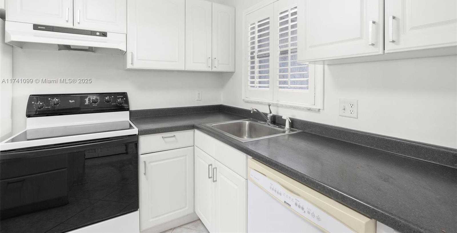 Small Image of 6600 ROYAL PALM BLVD #308B, Margate Number 7