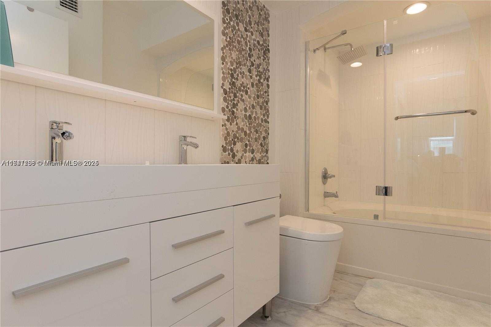 Small Image of 9201 COLLINS AVE #424, Surfside Number 17