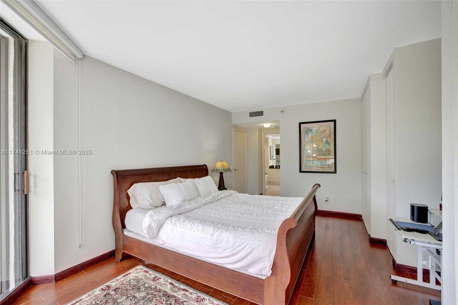 Small Image of 3640 YACHT CLUB DR #203, Aventura Number 11