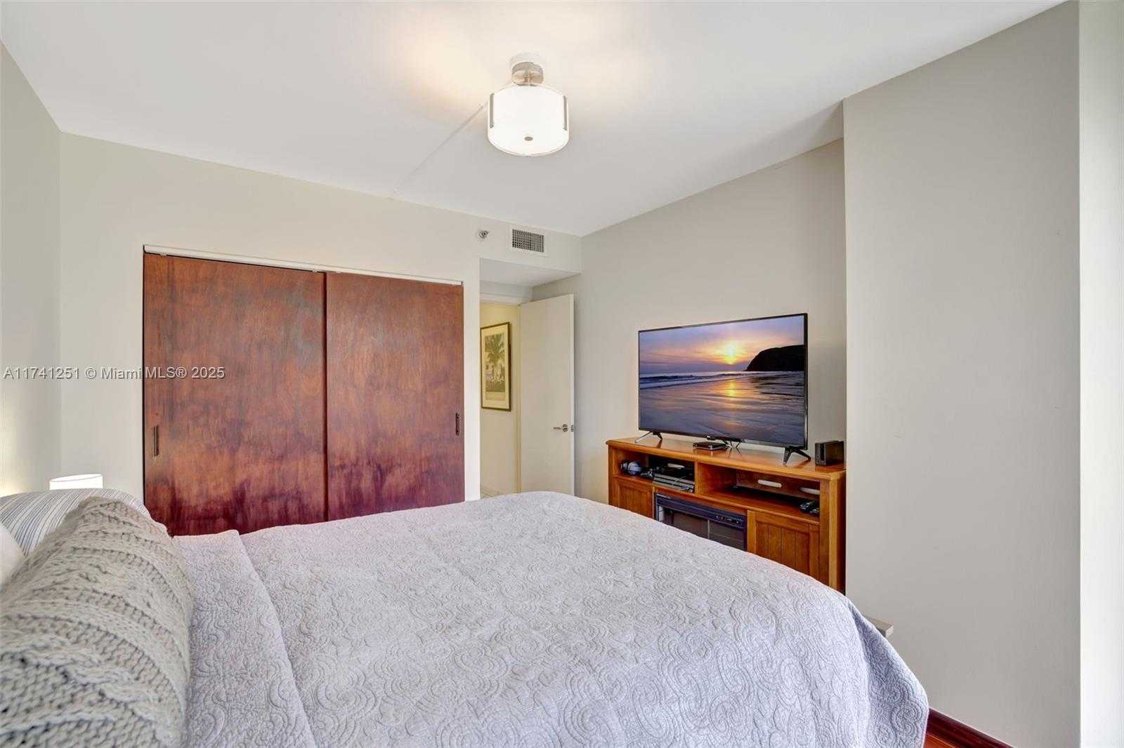 Small Image of 3640 YACHT CLUB DR #203, Aventura Number 15