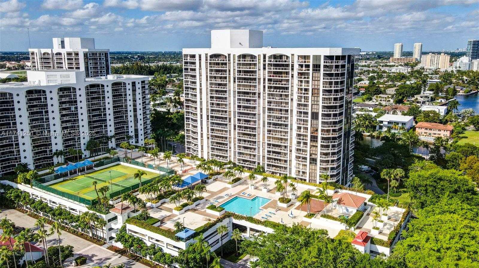 Small Image of 3640 YACHT CLUB DR #203, Aventura Number 21