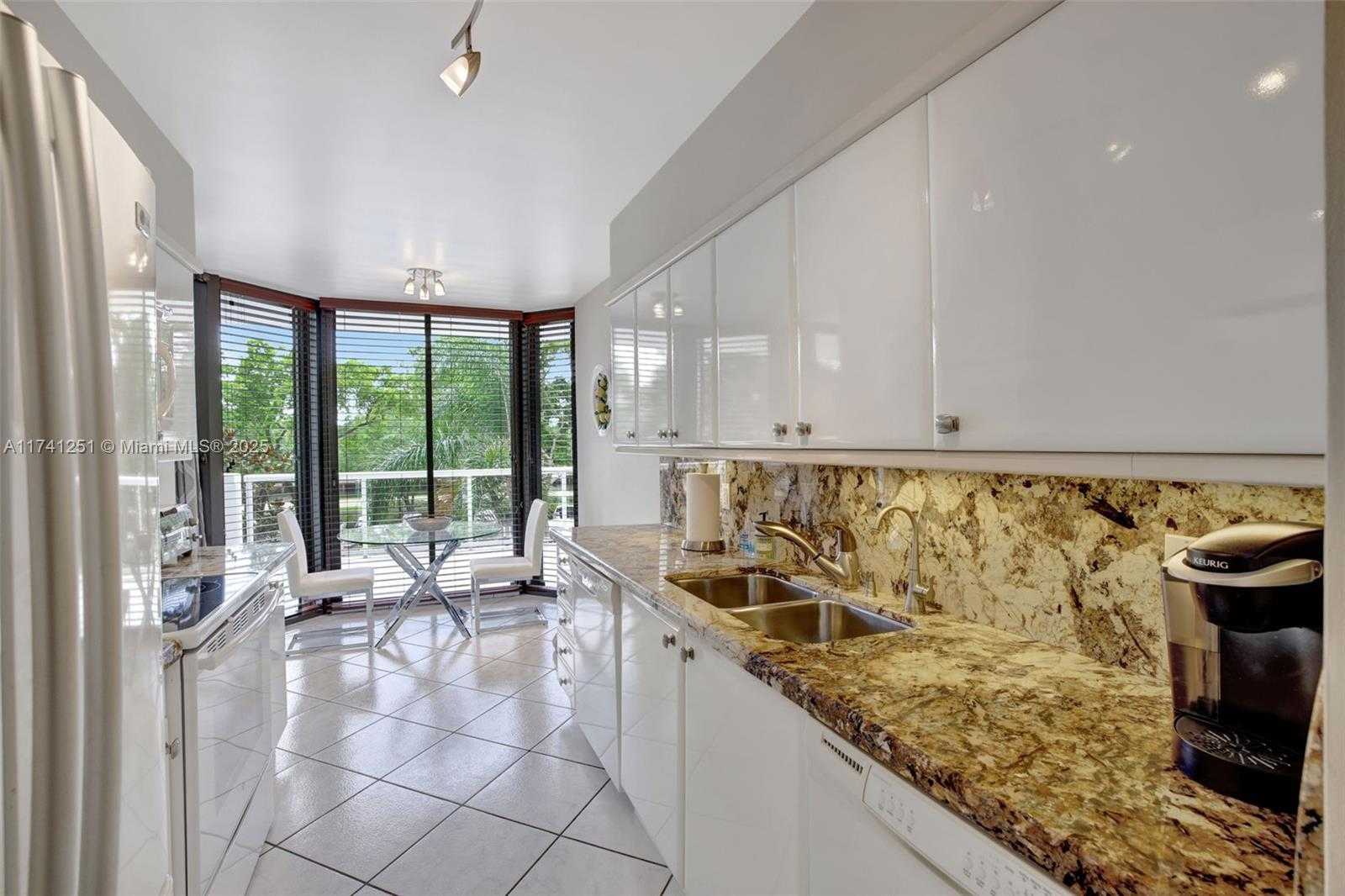 Small Image of 3640 YACHT CLUB DR #203, Aventura Number 7