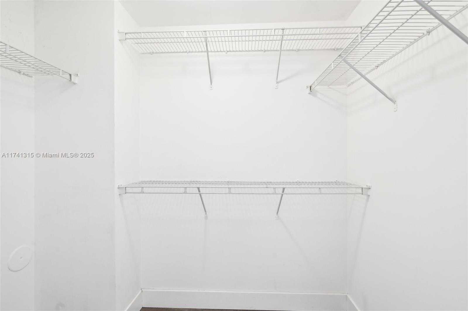 Small Image of 2000 NORTH BAYSHORE DR #304, Miami Number 23