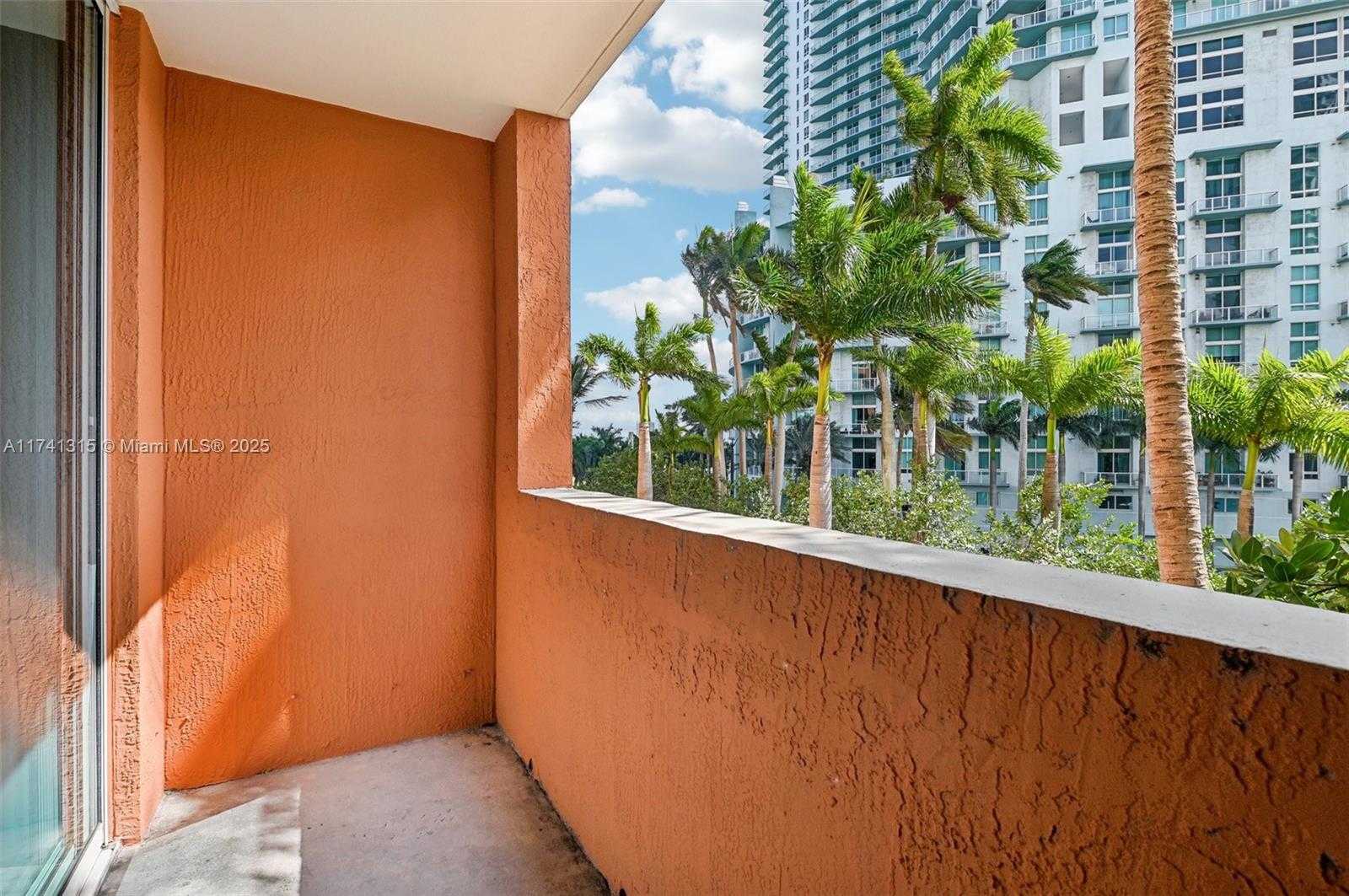 Small Image of 2000 NORTH BAYSHORE DR #304, Miami Number 28