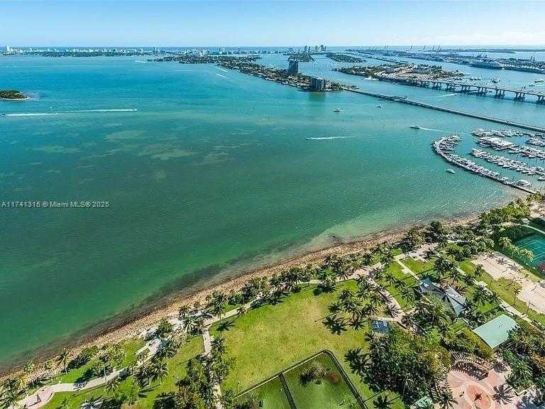 Small Image of 2000 NORTH BAYSHORE DR #304, Miami Number 3