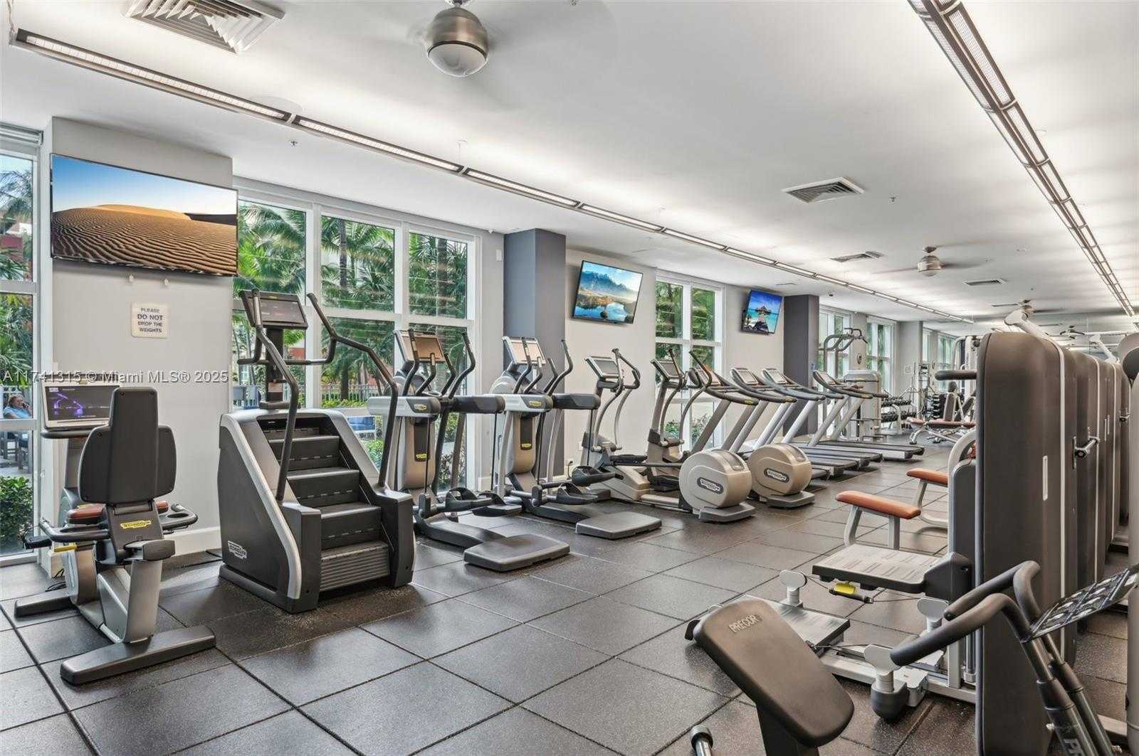 Small Image of 2000 NORTH BAYSHORE DR #304, Miami Number 33