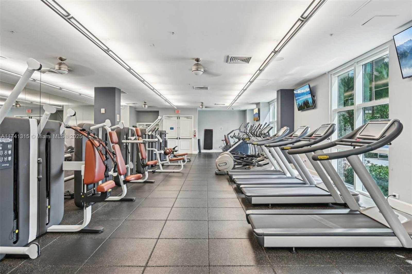 Small Image of 2000 NORTH BAYSHORE DR #304, Miami Number 34