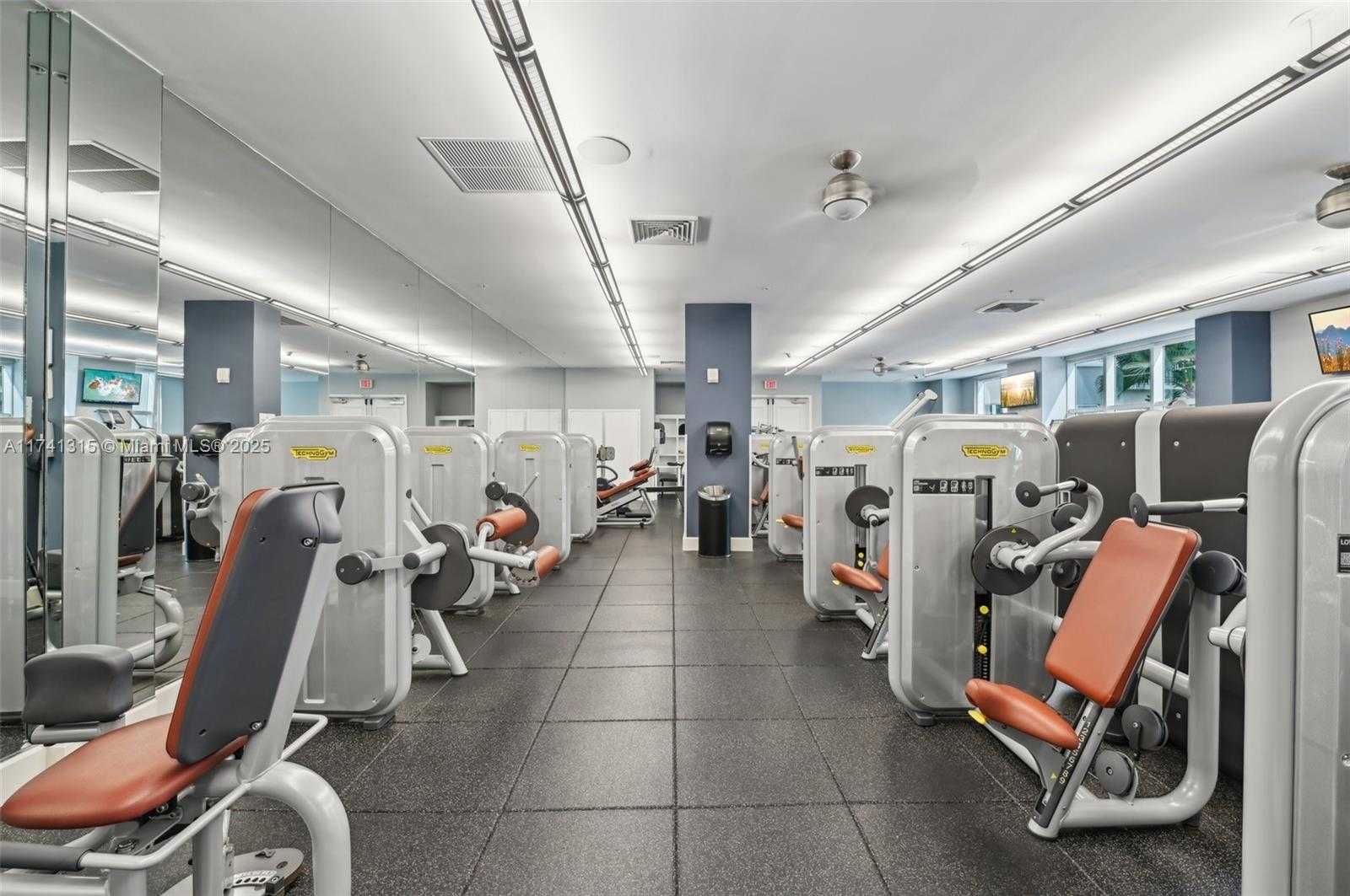 Small Image of 2000 NORTH BAYSHORE DR #304, Miami Number 35