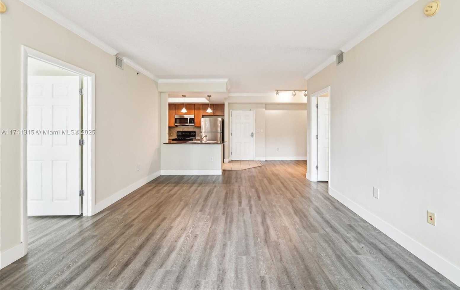 Small Image of 2000 NORTH BAYSHORE DR #304, Miami Number 9