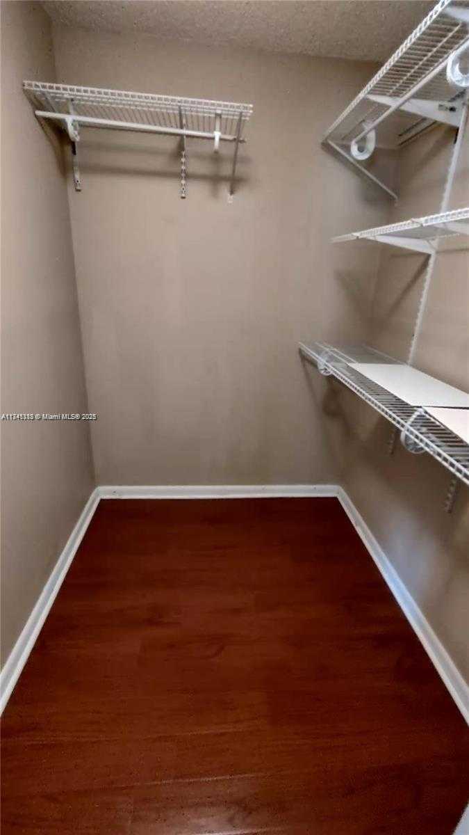 Imagen de Pequeño Objeto