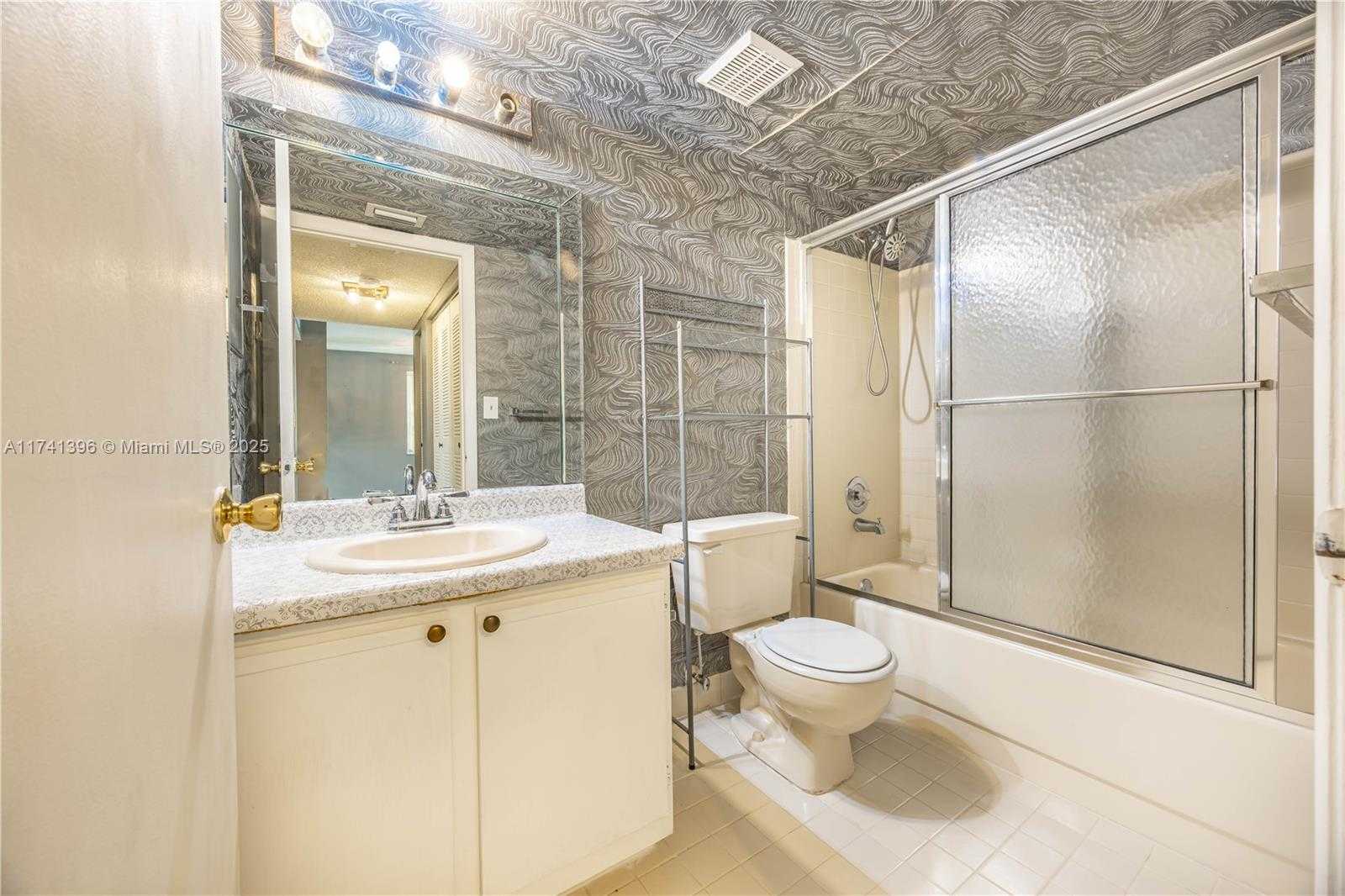 Small Image of 9740 WEST MCNAB RD #111, Tamarac Number 12