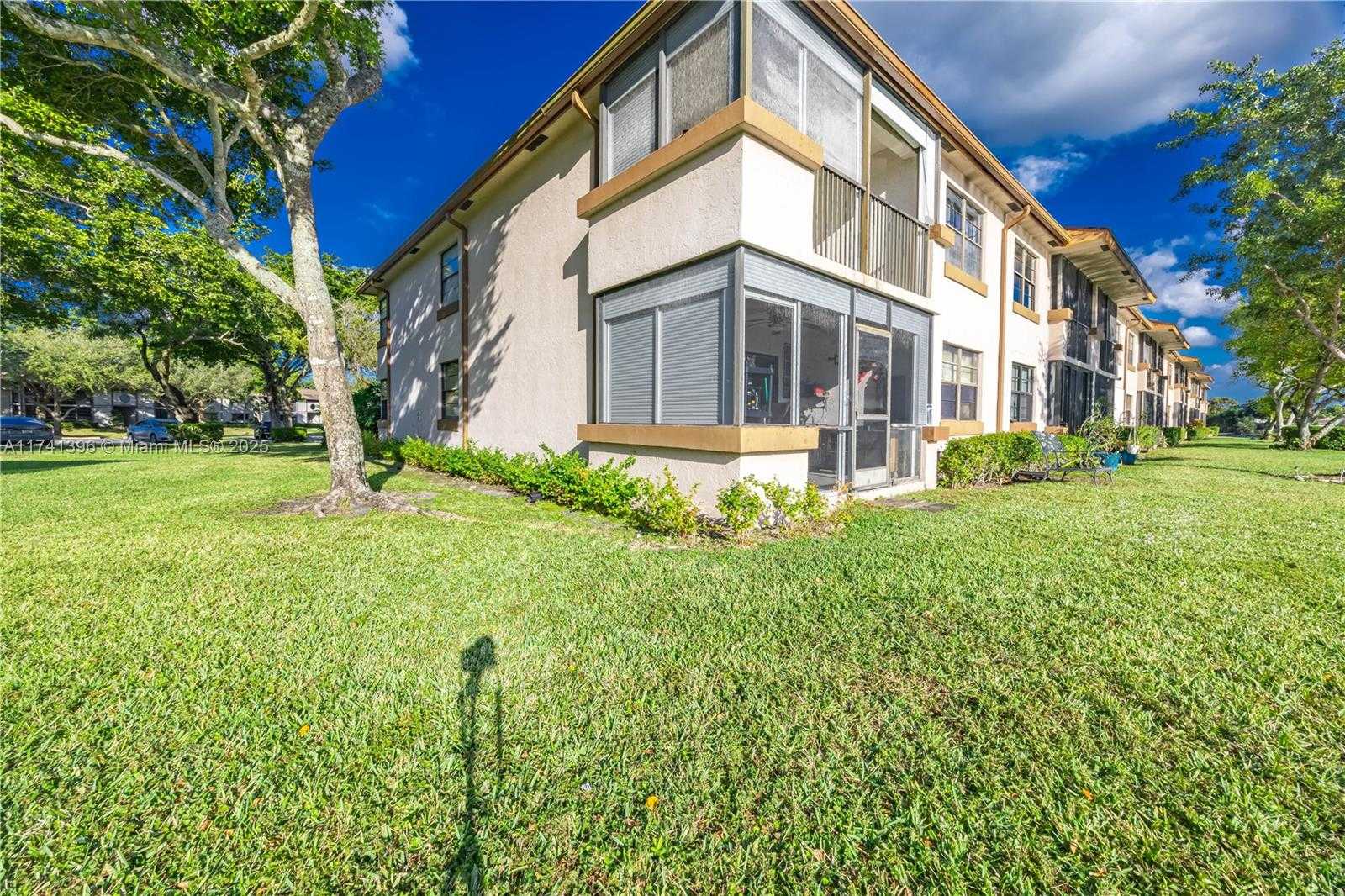 Small Image of 9740 WEST MCNAB RD #111, Tamarac Number 34