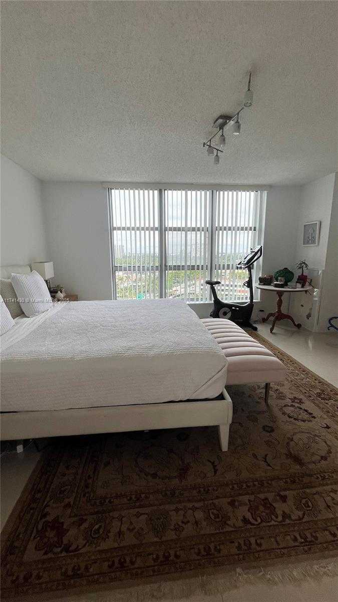 Small Image of 3500 MYSTIC POINTE DR #1405, Aventura Number 12