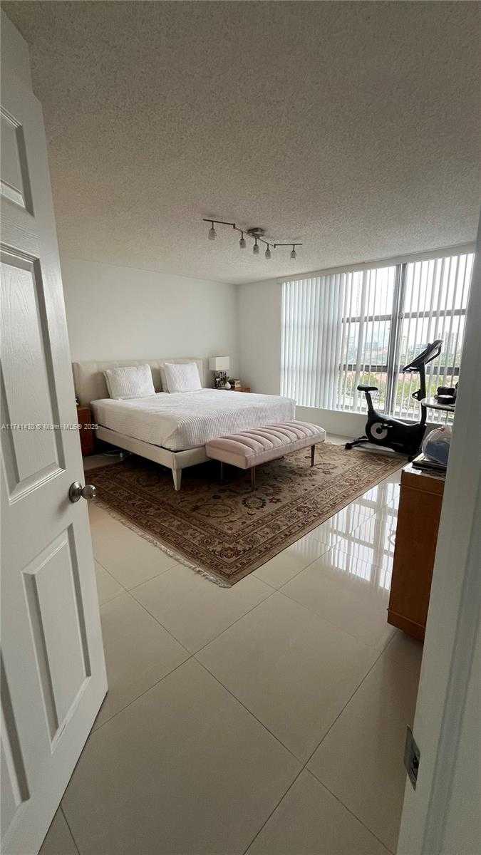 Small Image of 3500 MYSTIC POINTE DR #1405, Aventura Number 13