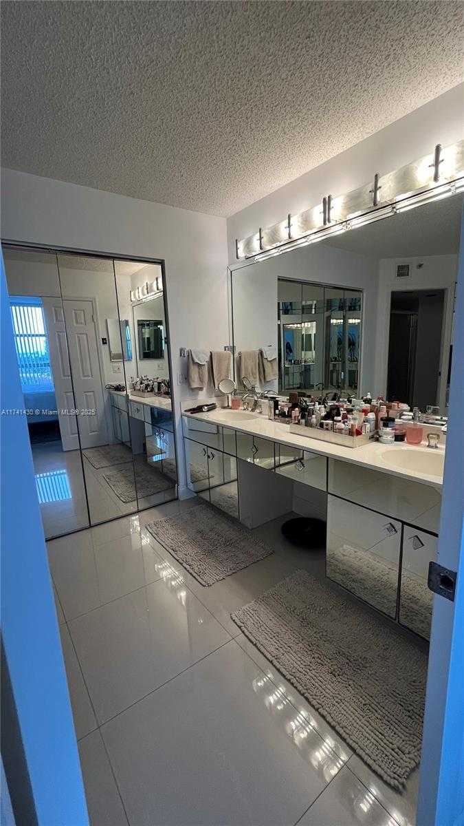Small Image of 3500 MYSTIC POINTE DR #1405, Aventura Number 14