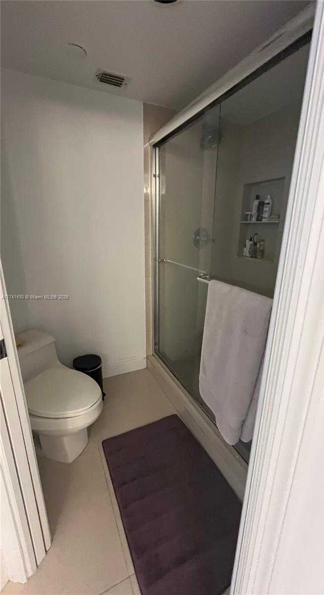 Small Image of 3500 MYSTIC POINTE DR #1405, Aventura Number 16