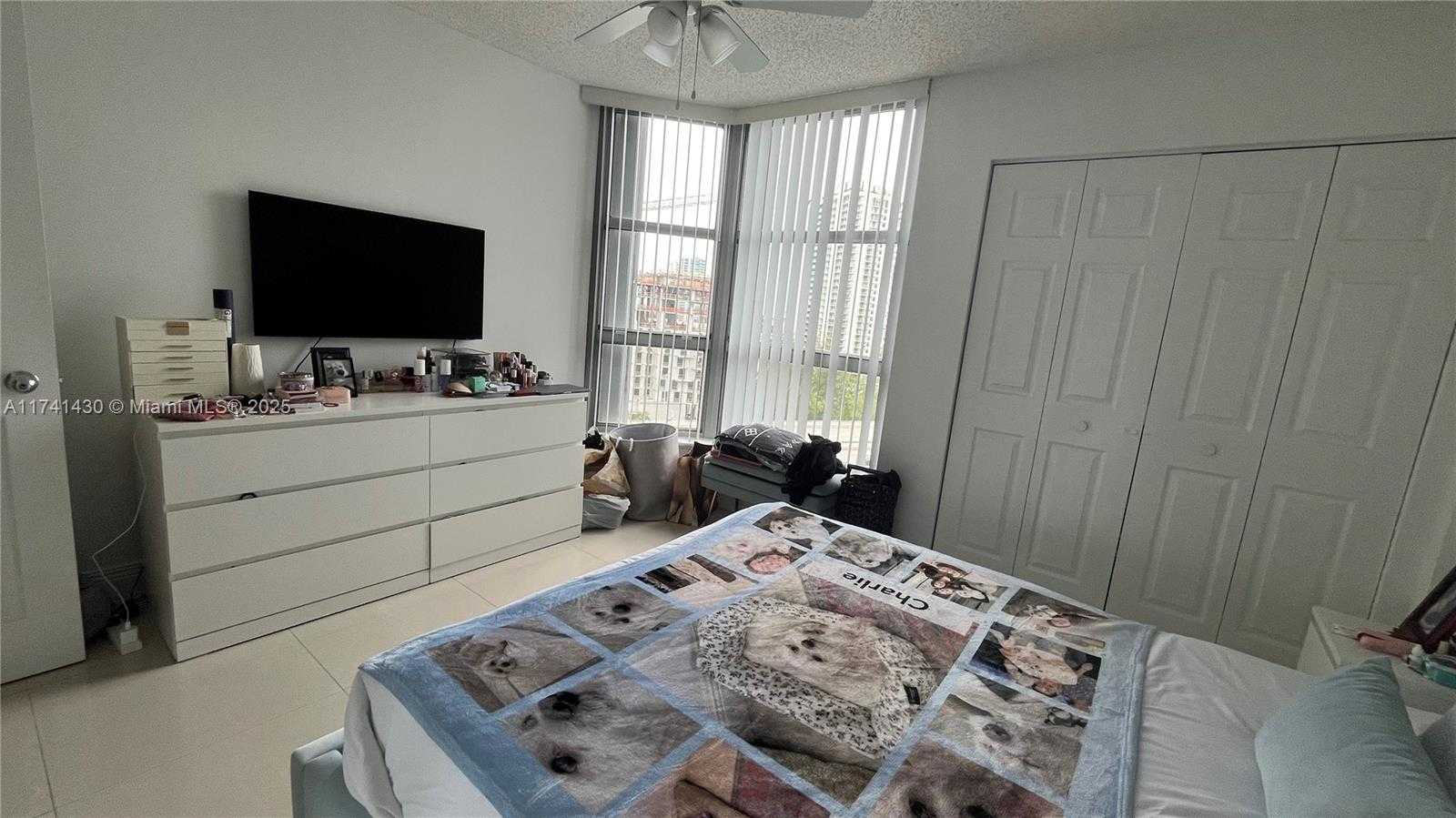 Small Image of 3500 MYSTIC POINTE DR #1405, Aventura Number 19