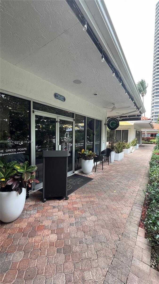 Small Image of 3500 MYSTIC POINTE DR #1405, Aventura Number 35