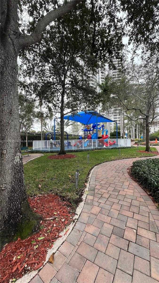 Small Image of 3500 MYSTIC POINTE DR #1405, Aventura Number 39