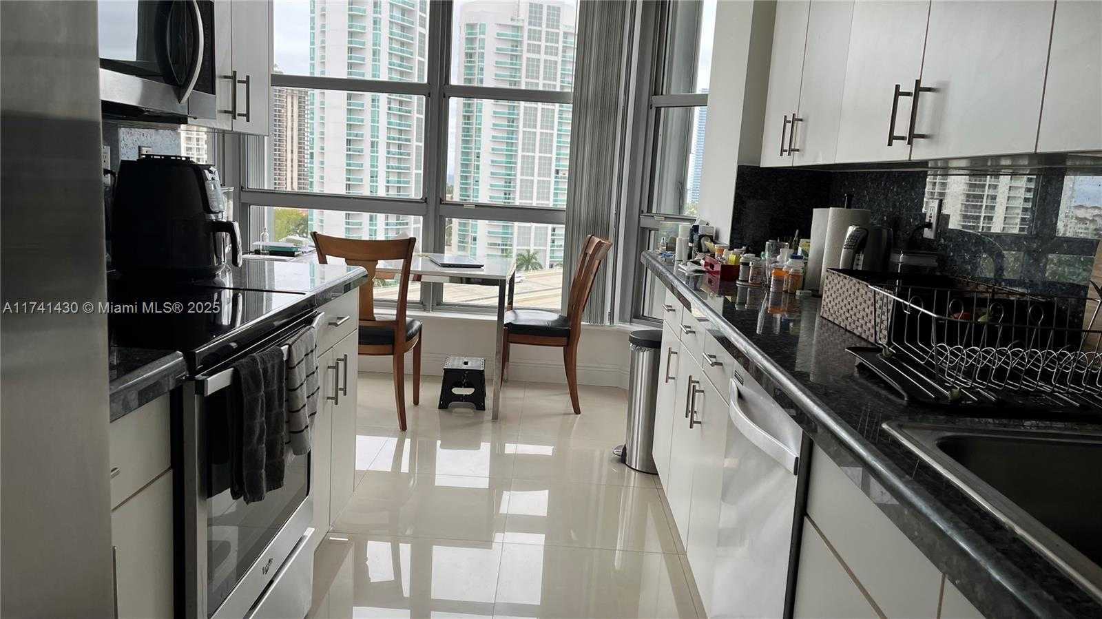 Small Image of 3500 MYSTIC POINTE DR #1405, Aventura Number 9