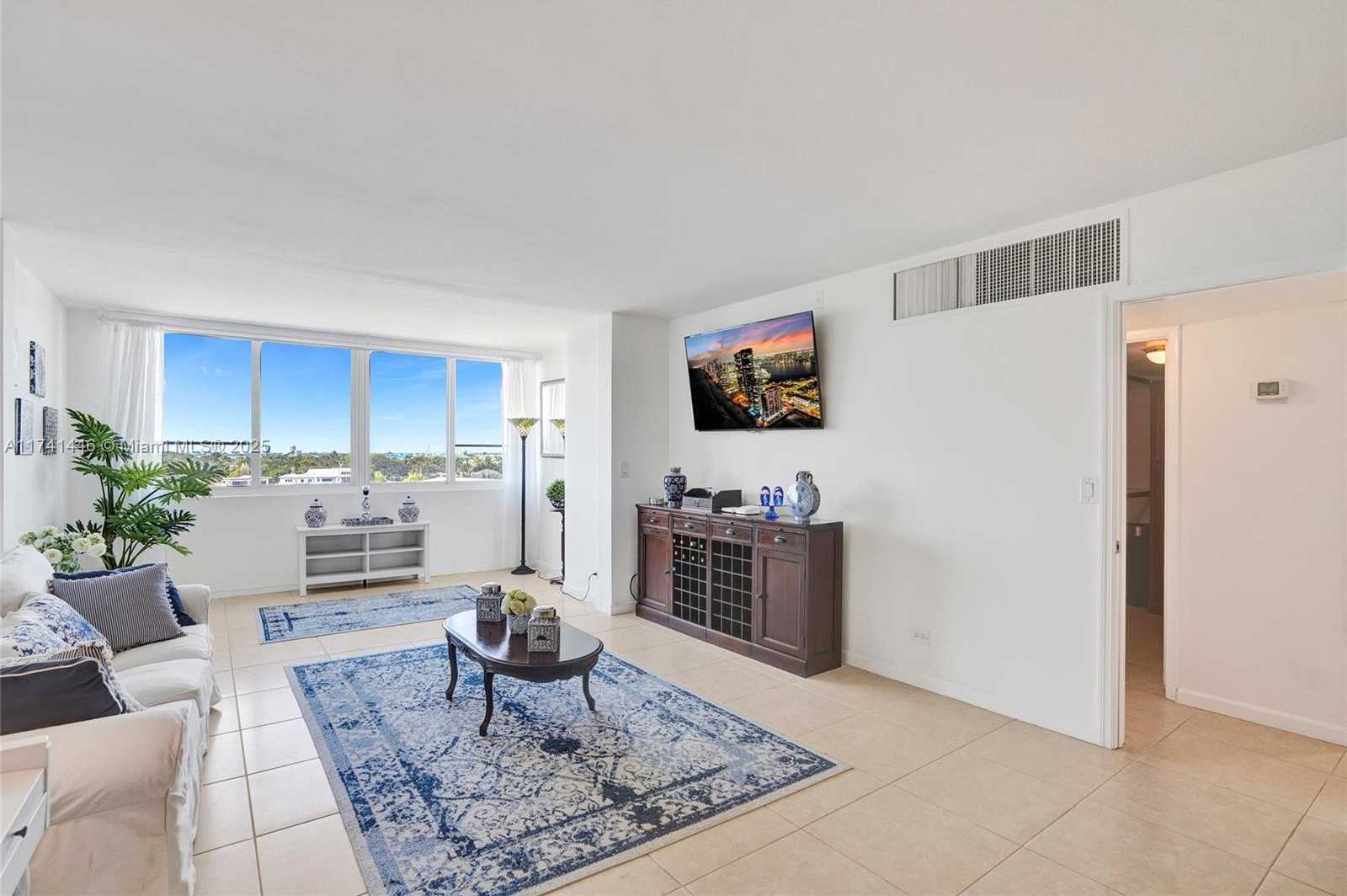 Small Image of 5005 COLLINS AVE #707, Miami Beach Number 18