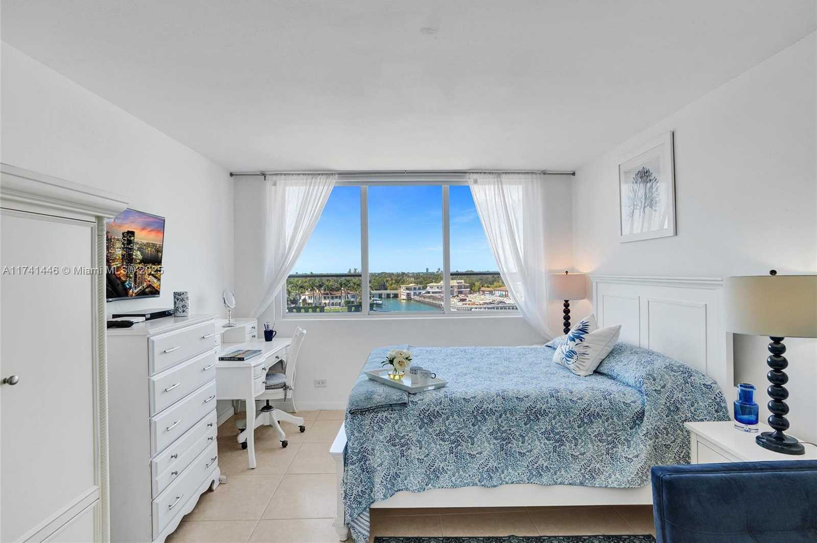 Small Image of 5005 COLLINS AVE #707, Miami Beach Number 26