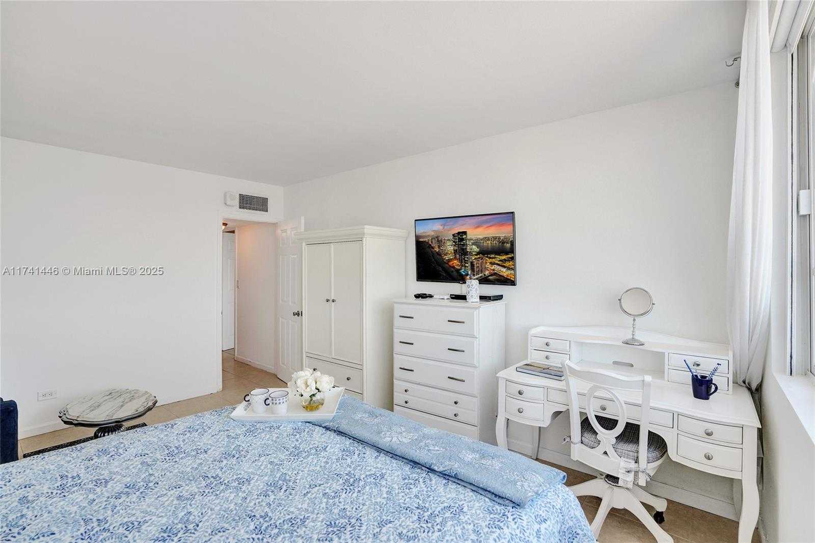 Small Image of 5005 COLLINS AVE #707, Miami Beach Number 30