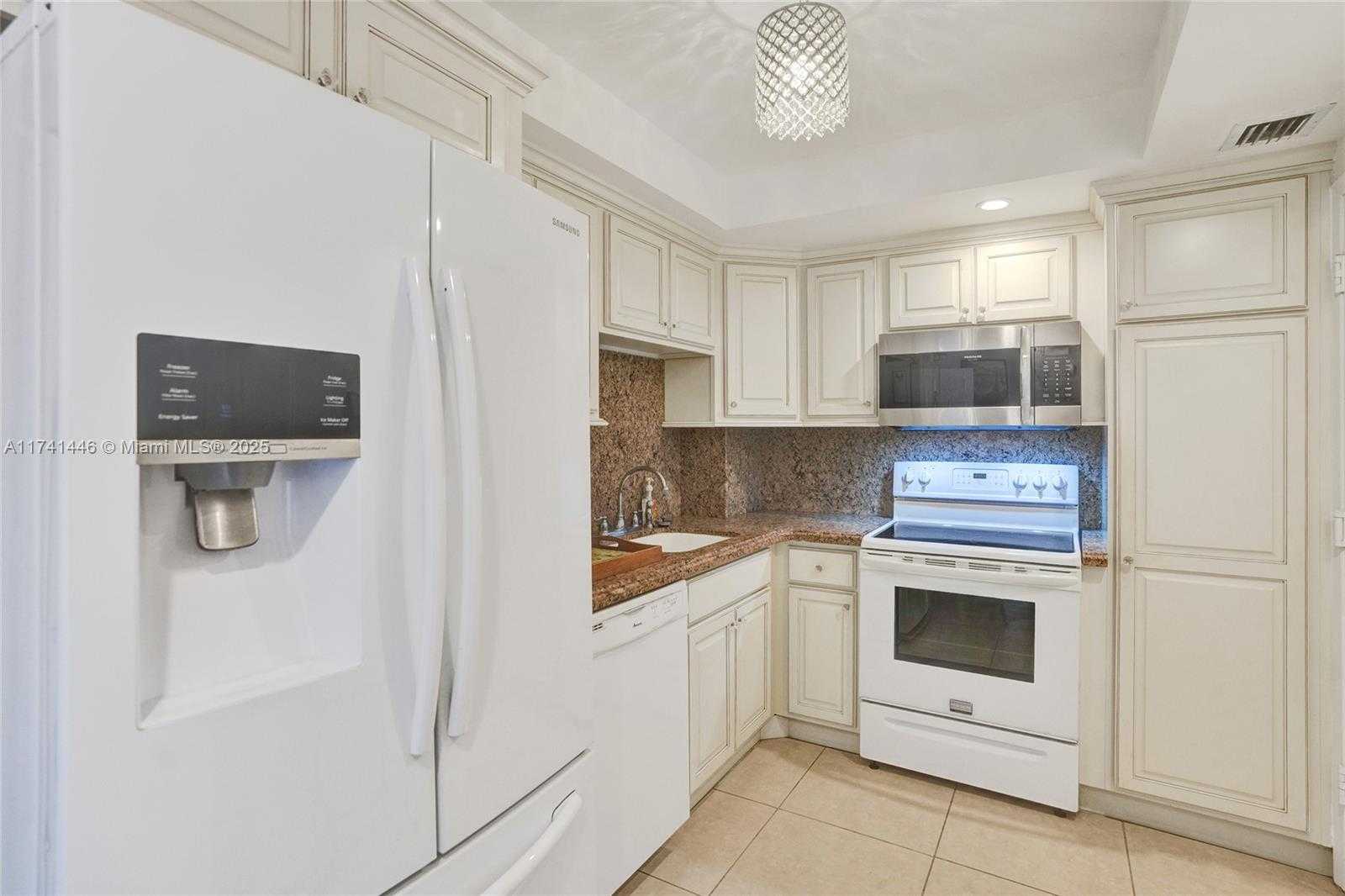 Small Image of 5005 COLLINS AVE #707, Miami Beach Number 35
