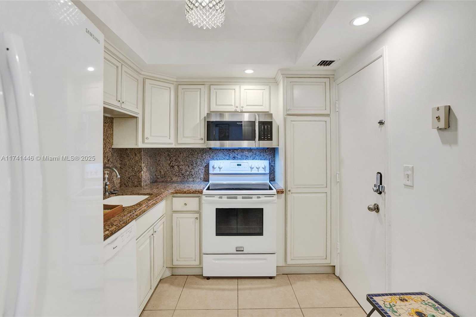 Small Image of 5005 COLLINS AVE #707, Miami Beach Number 36