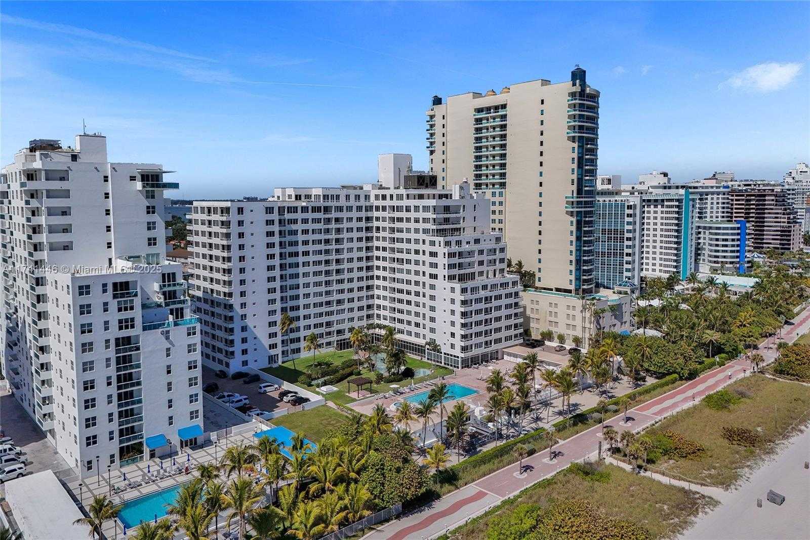 Small Image of 5005 COLLINS AVE #707, Miami Beach Number 4